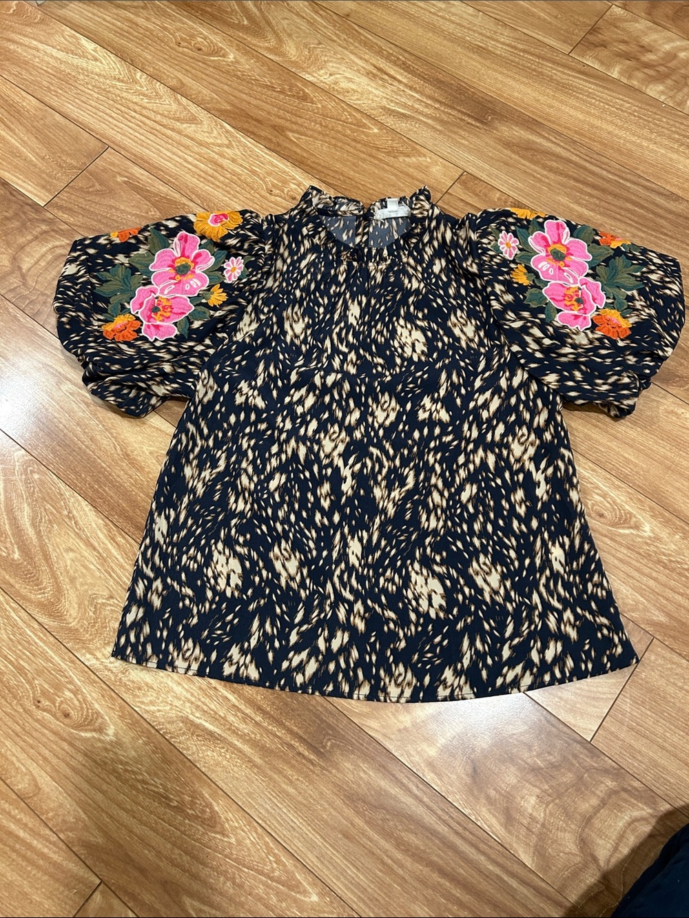 Puff-Sleeve Top with Pink Floral Embroidery